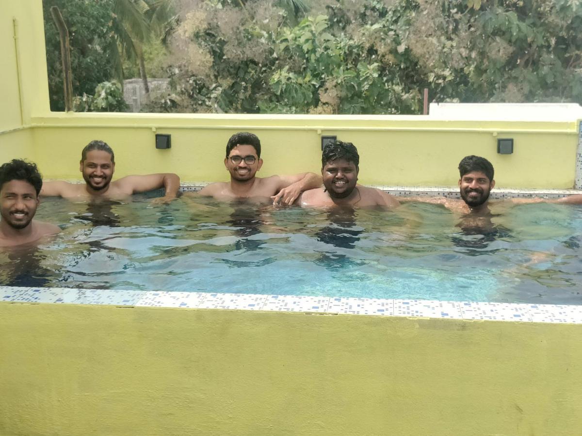 Готель Eagle Nest Residency Kottakuppam Екстер'єр фото